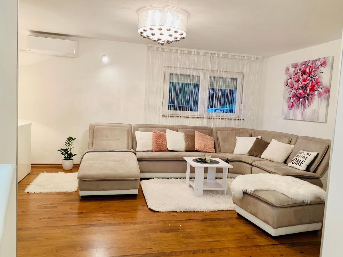 Apartman Korina Otočac Buitenkant foto