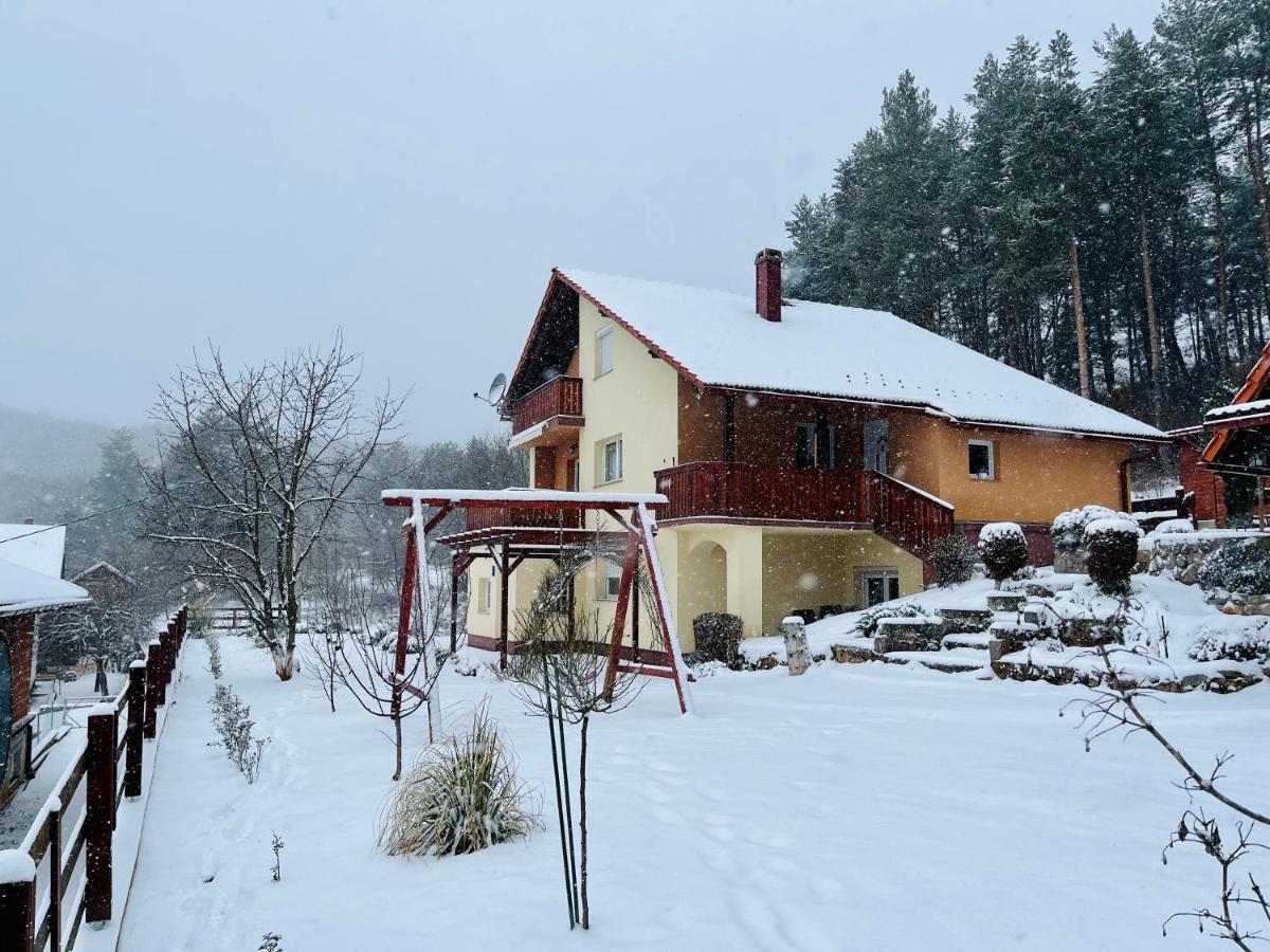 Apartman Korina Otočac Buitenkant foto