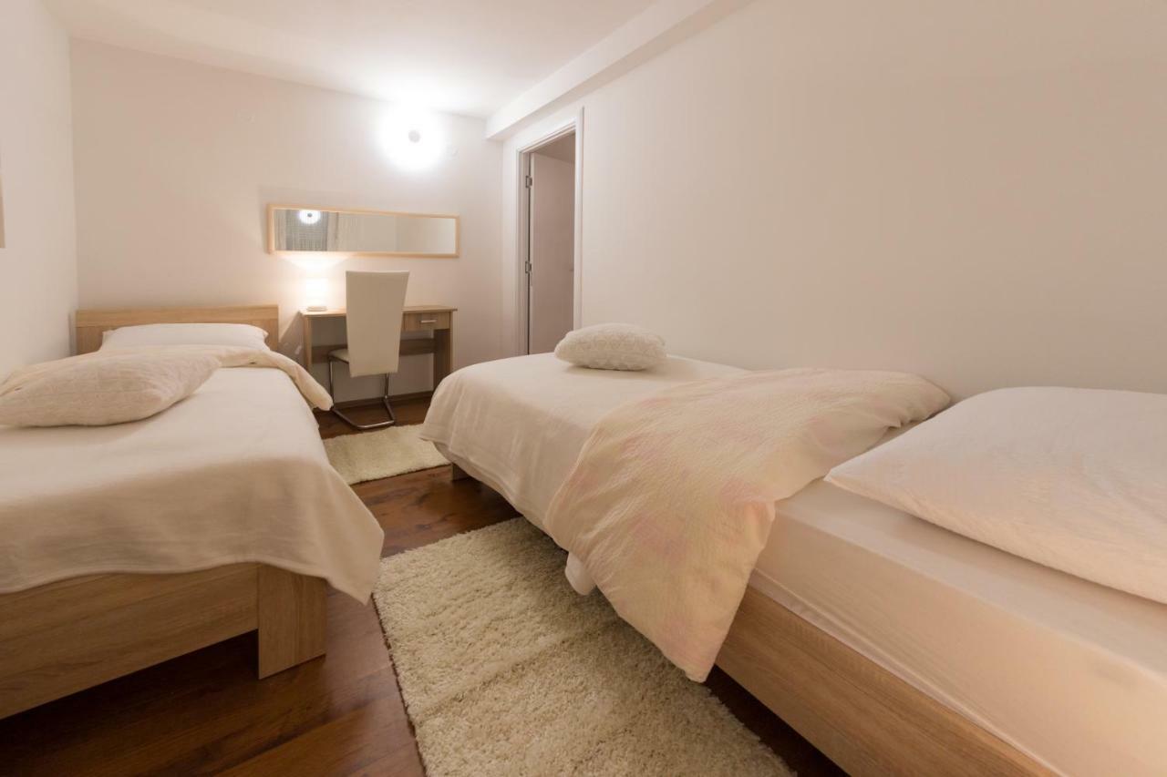 Apartman Korina Otočac Buitenkant foto
