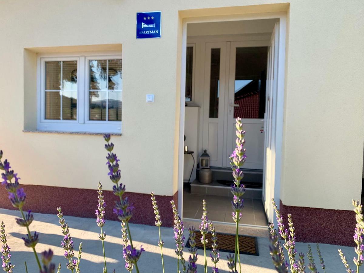 Apartman Korina Otočac Buitenkant foto